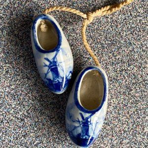 Vintage Miniature 1.25" Ceramic Dutch Clogs Delft Blue White Holland Win…